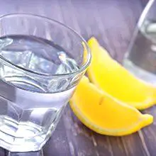 Voda z limono - koristi in možne škode