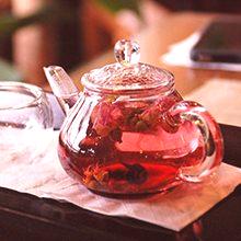 Rdeči čaj vrtnice - koristi in škoda
