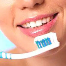 Fluor v zobni pasti: koristi in možna škoda